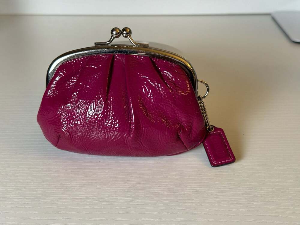 Coach Berry Patent Leather Kiss Lock Coin Purse